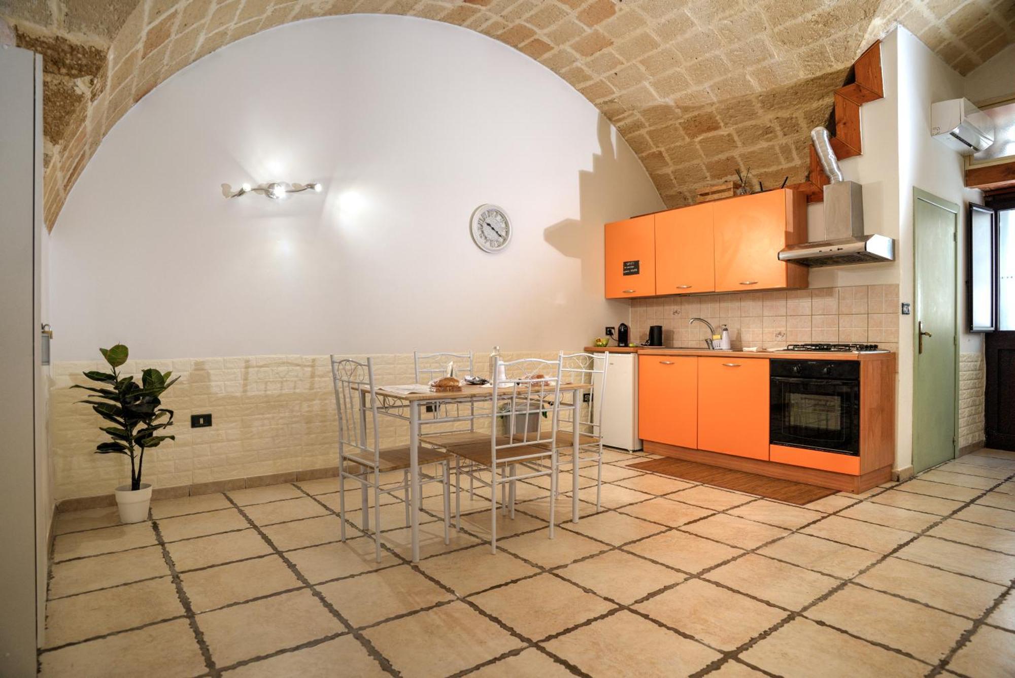 History Station Apartment Brindisi Exterior photo